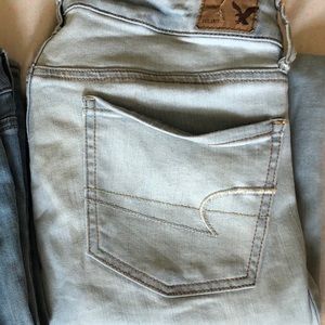 American Eagle Light Wash Skinny Jeans